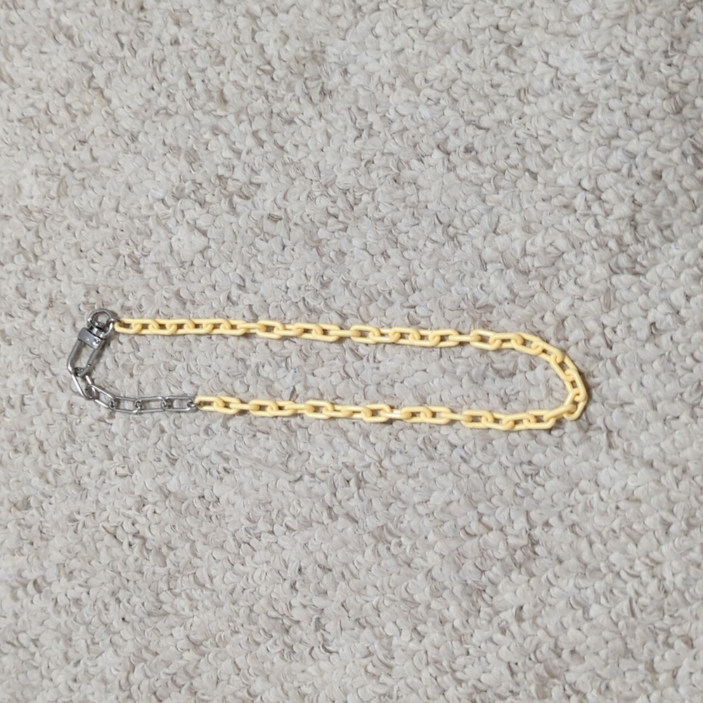 Yellow chain necklace